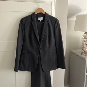 Hugo Boss womens pant suit.  Size 8. Worn 6 times.